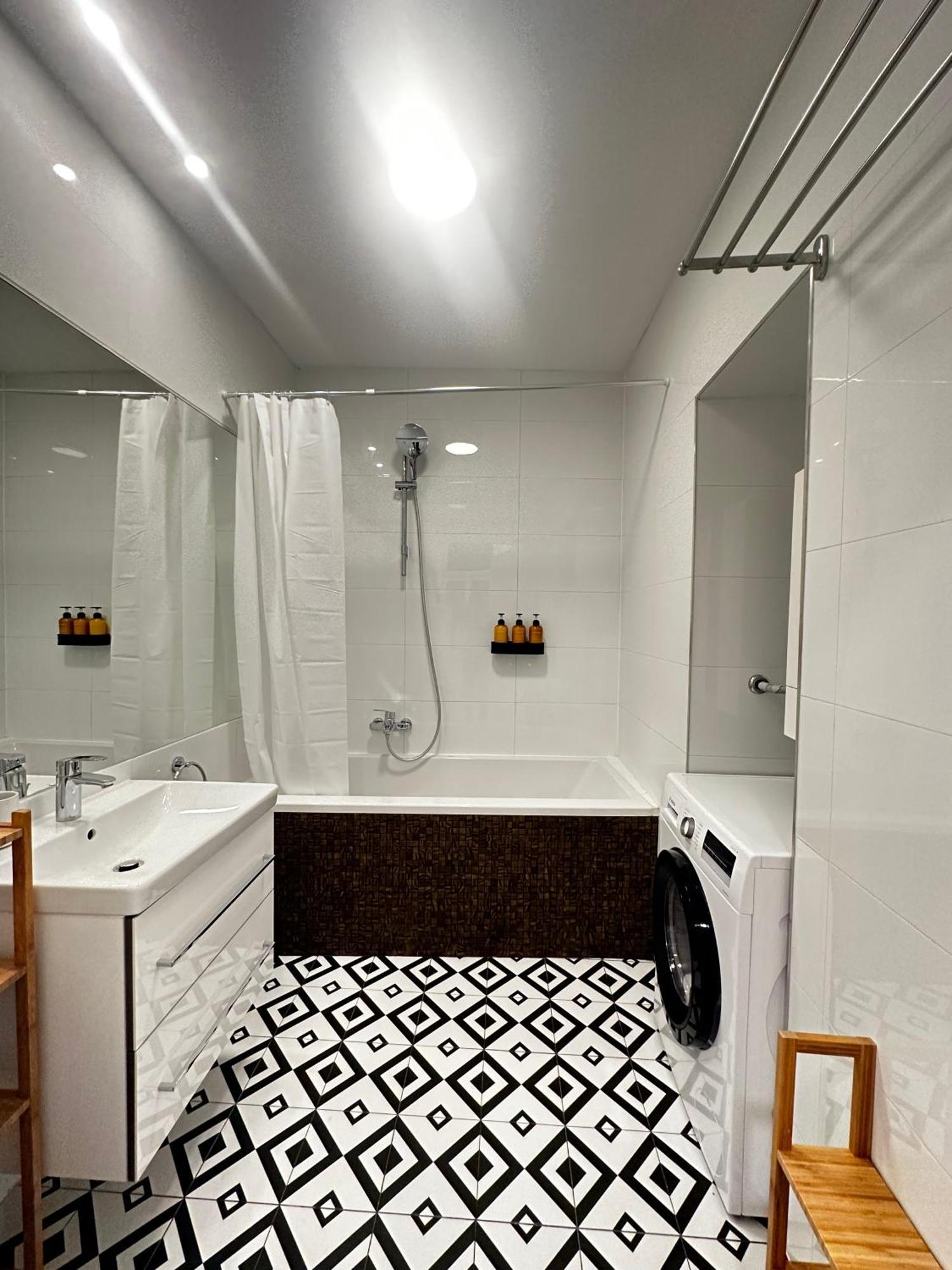 Luxury 3 Bedroom Apartment Near Schoenbrunn Palace Вена Экстерьер фото